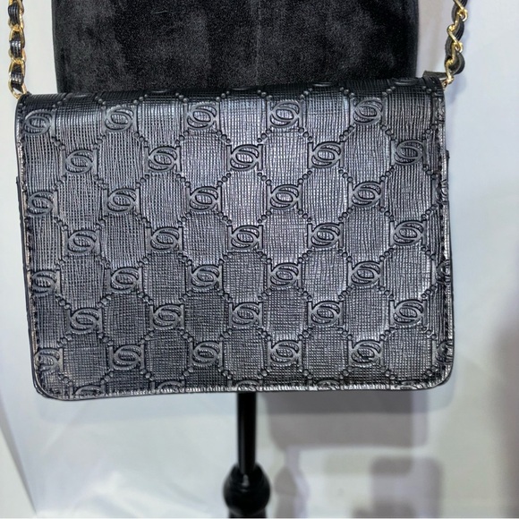 Bebe Black Los Angeles Snap Logo Embossed Crossbody Faux Leather and Chain Bag - Picture 8 of 14